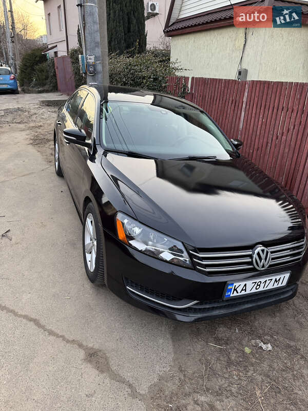 Седан Volkswagen Passat 2013 в Києві