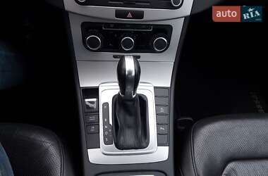 Седан Volkswagen Passat 2014 в 