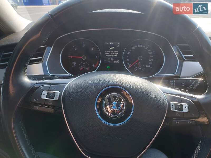 Универсал Volkswagen Passat 2017 в Каменском