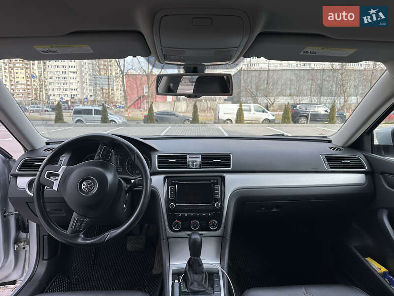Седан Volkswagen Passat 2012 в Киеве