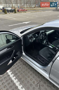 Седан Volkswagen Passat 2012 в 