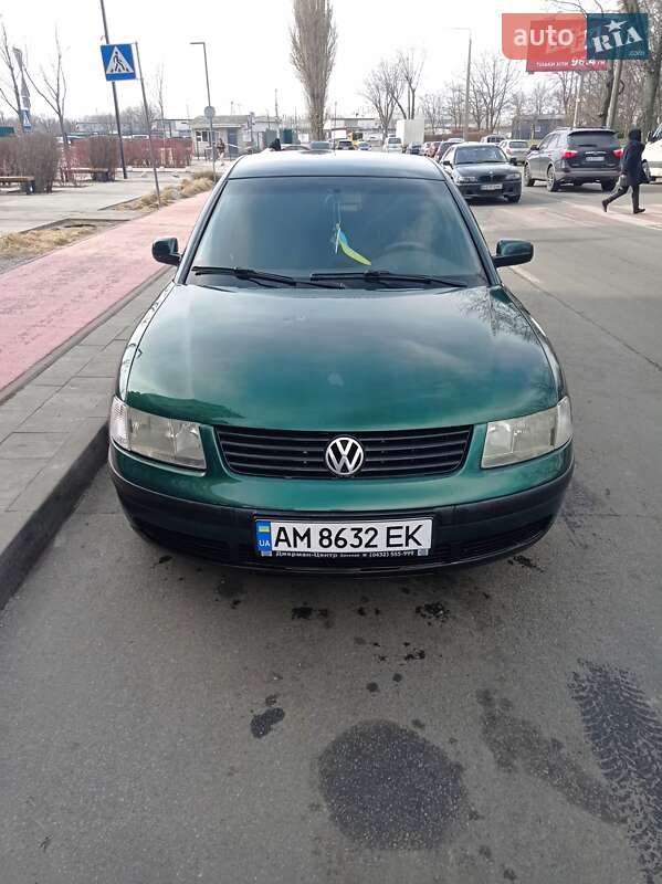 Седан Volkswagen Passat 1997 в Киеве