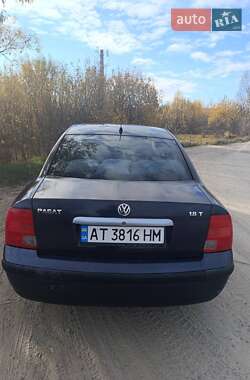 Седан Volkswagen Passat 1999 в Надвірній