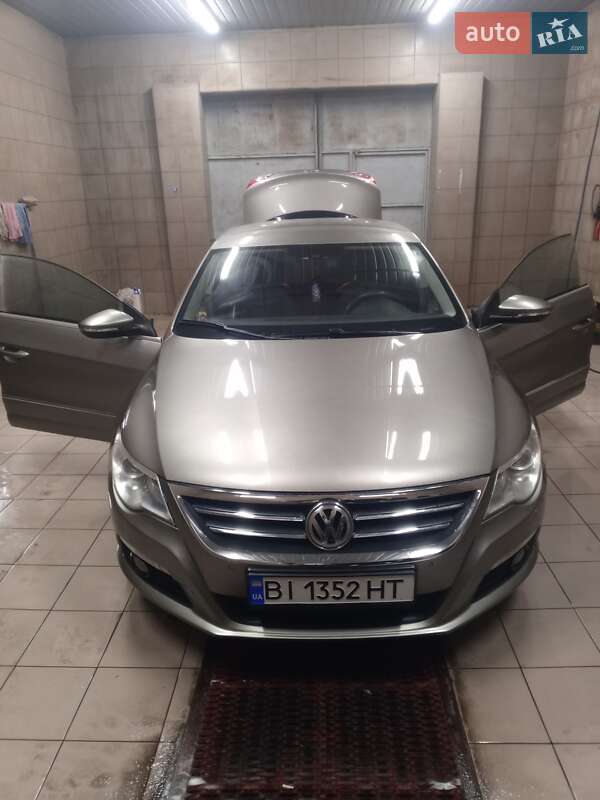 Купе Volkswagen Passat 2011 в Кременчуці