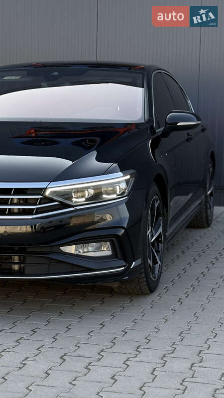 Седан Volkswagen Passat 2020 в Мукачевому