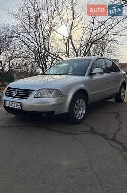 Седан Volkswagen Passat 2004 в Гадяче