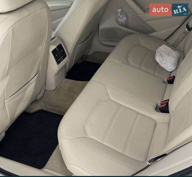 Седан Volkswagen Passat 2012 в Кривом Роге