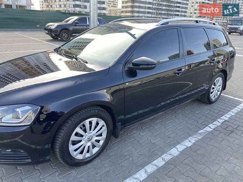 Універсал Volkswagen Passat 2014 в Києві