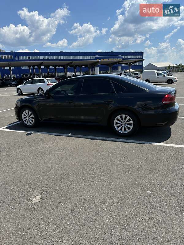 Седан Volkswagen Passat 2014 в Киеве