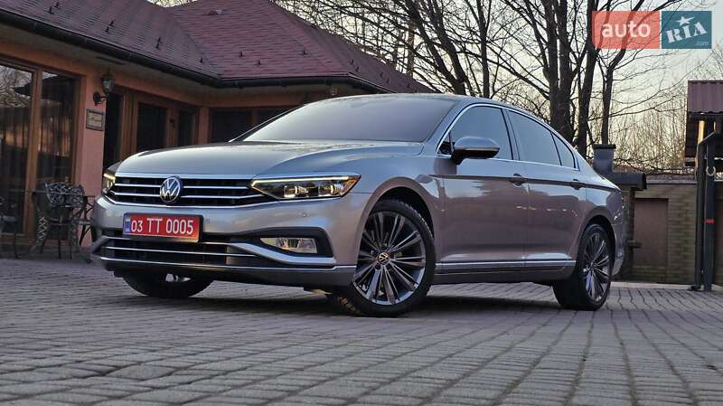 Седан Volkswagen Passat 2022 в Мукачево