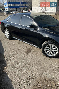 Седан Volkswagen Passat 2012 в Харькове