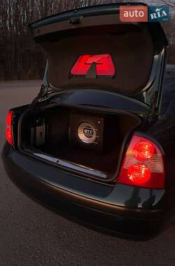 Седан Volkswagen Passat 2002 в 