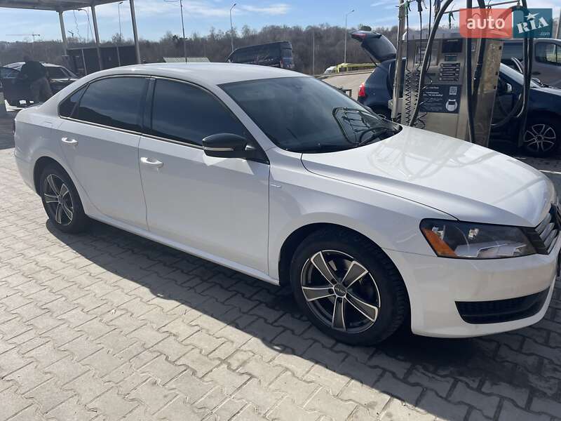 Седан Volkswagen Passat 2014 в Львове