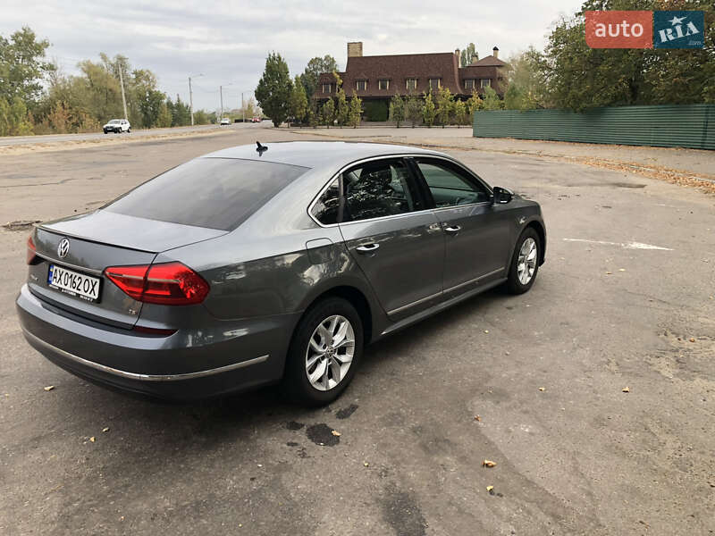 Седан Volkswagen Passat 2016 в Харкові