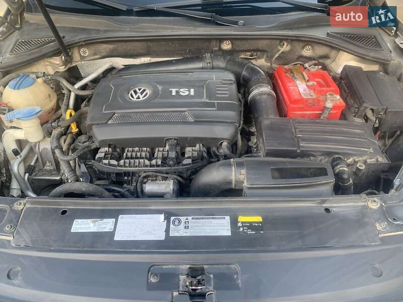 Седан Volkswagen Passat 2015 в Калуше