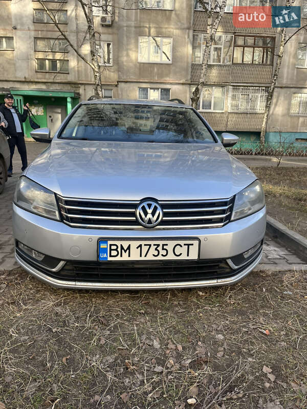 Універсал Volkswagen Passat 2012 в Сумах