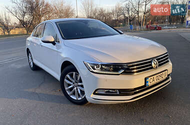 Седан Volkswagen Passat 2015 в Черкассах