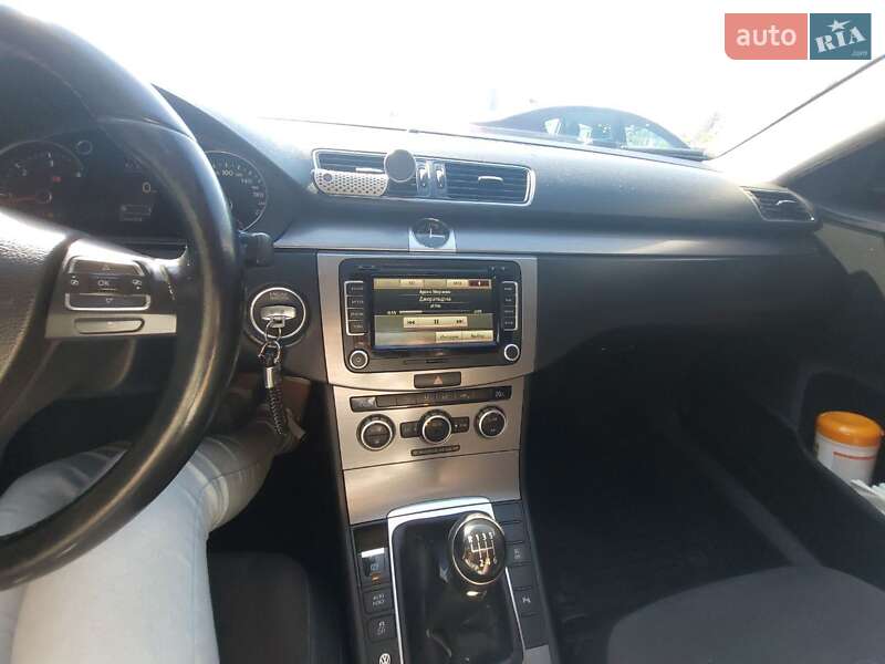 Седан Volkswagen Passat 2014 в Львові