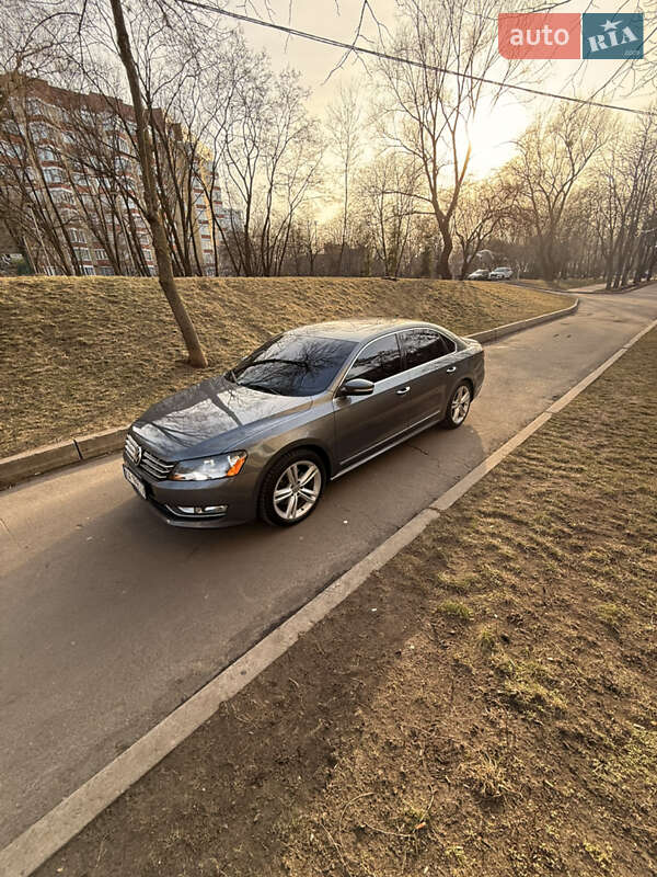 Седан Volkswagen Passat 2014 в Києві