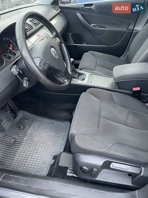 Универсал Volkswagen Passat 2006 в Мироновке