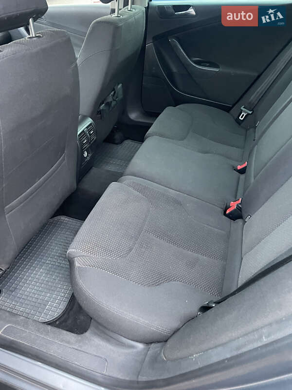 Универсал Volkswagen Passat 2006 в Мироновке