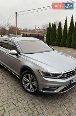 Універсал Volkswagen Passat 2017 в Нововолинську