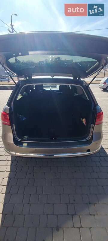 Универсал Volkswagen Passat 2010 в Хмельницком