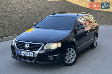 Універсал Volkswagen Passat 2008 в Рівному