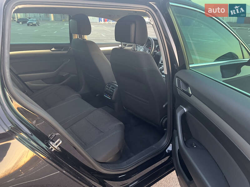 Универсал Volkswagen Passat 2018 в Ровно