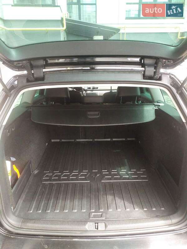 Універсал Volkswagen Passat 2011 в Івано-Франківську