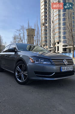 Седан Volkswagen Passat 2013 в Києві