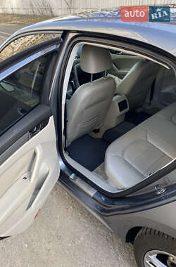 Седан Volkswagen Passat 2013 в Киеве