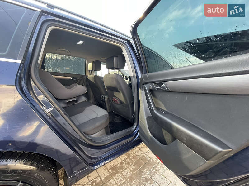 Универсал Volkswagen Passat 2011 в Хусте