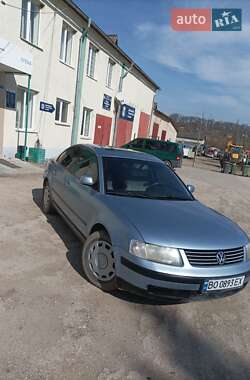 Седан Volkswagen Passat 1999 в 
