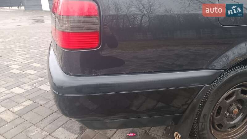 Седан Volkswagen Passat 1996 в Корце