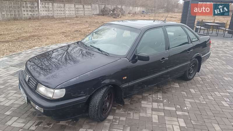 Седан Volkswagen Passat 1996 в Корце