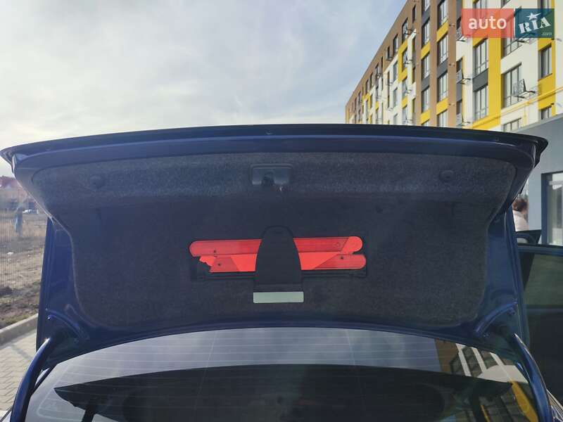 Седан Volkswagen Passat 2005 в Луцке