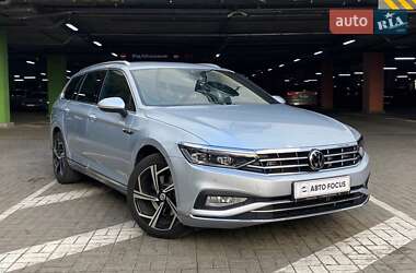 Volkswagen Passat 2022