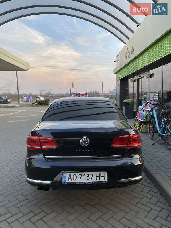 Седан Volkswagen Passat 2013 в Виноградові