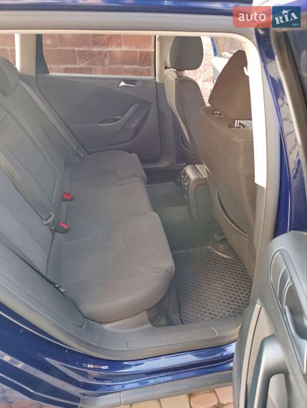 Универсал Volkswagen Passat 2010 в Луцке фото 2 Универсал Volkswagen Passat 2010 в Луцке
