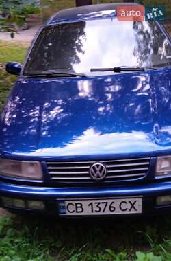 Седан Volkswagen Passat 1995 в Чернигове