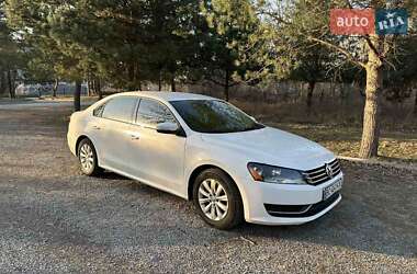 Седан Volkswagen Passat 2014 в Львове