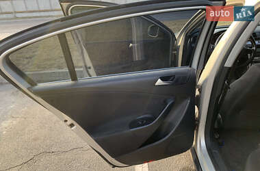 Седан Volkswagen Passat 2010 в 