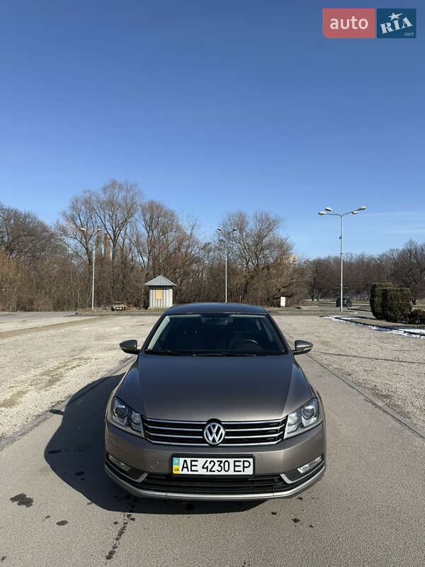 Volkswagen Passat 2011
