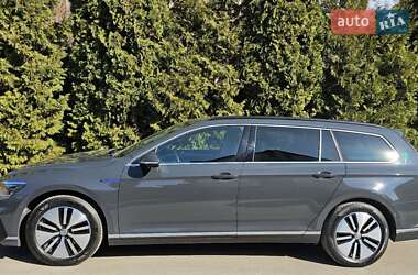 Универсал Volkswagen Passat 2020 в Хмельницком