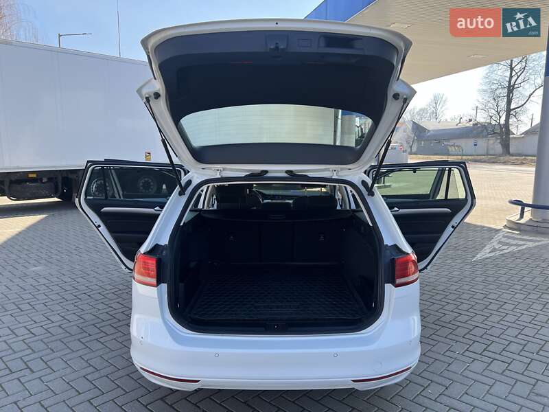 Універсал Volkswagen Passat 2015 в Самборі