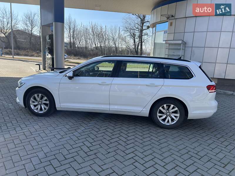 Універсал Volkswagen Passat 2015 в Самборі