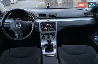 Седан Volkswagen Passat 2009 в Києві