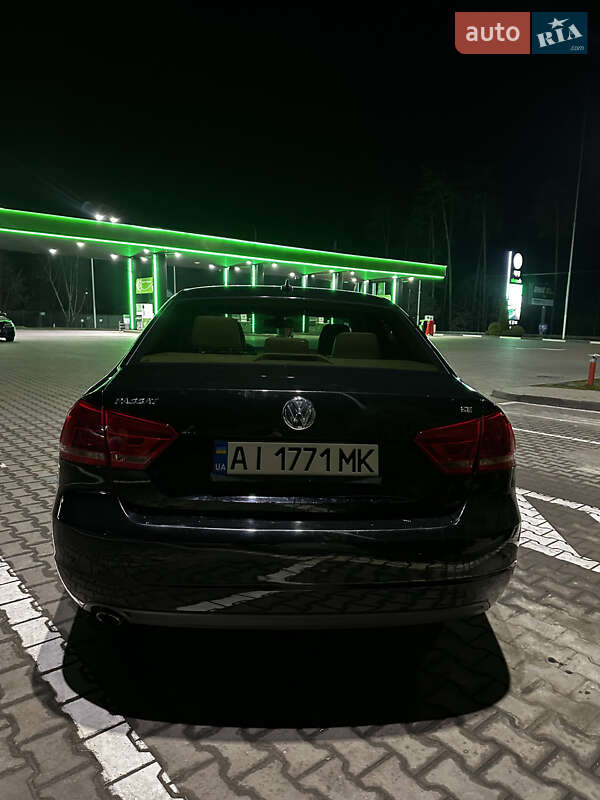 Седан Volkswagen Passat 2012 в Києві