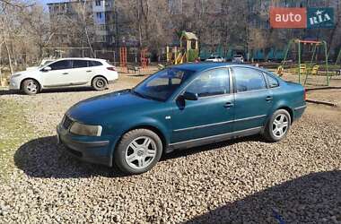 Универсал Volkswagen Passat 1997 в 
